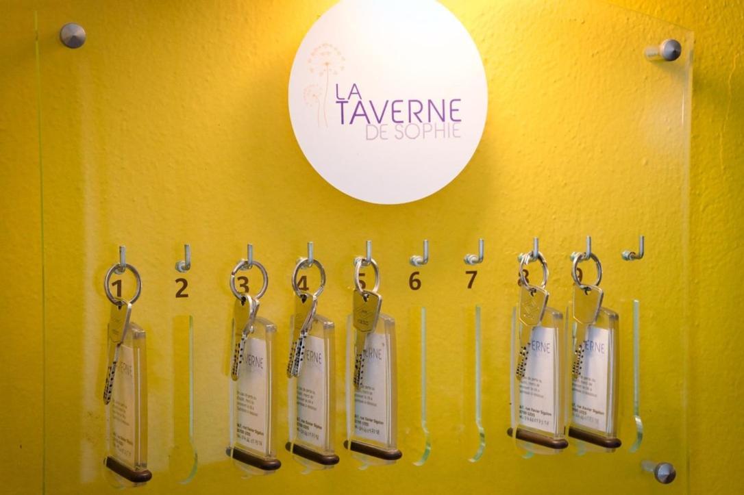 La Taverne Uzes Exterior photo